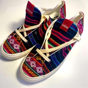 Women’s Inkkas Colorful Aztec Sneaker - Like New! Size 7